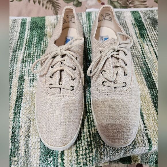 #385 Keds- Canvas Tennis Shoes - Colors/Sizes Varies - Picture 3 of 11